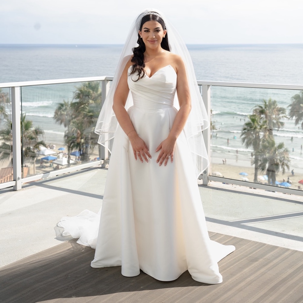 DROP WAIST STUNNING WEDDING DRESS